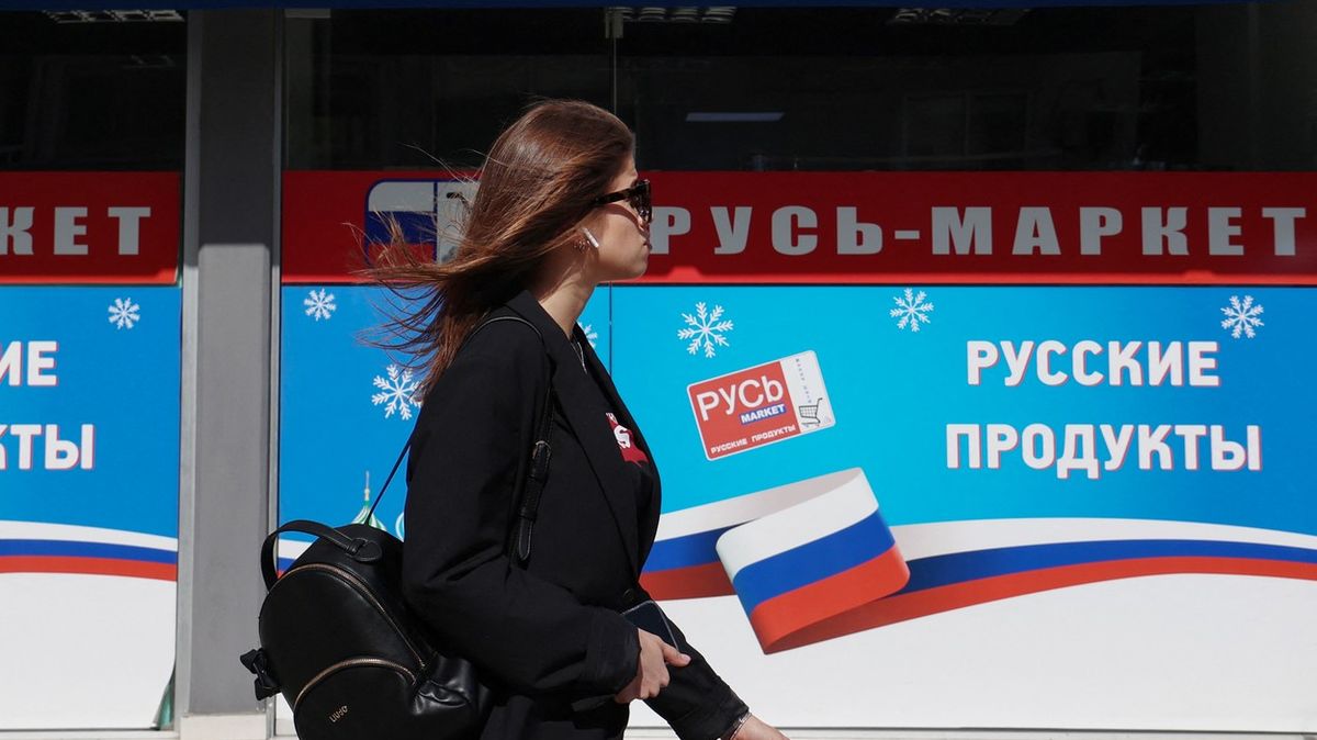 Rusům se turistické vízum do Unie prodraží. Zaplatí 80 eur místo 35